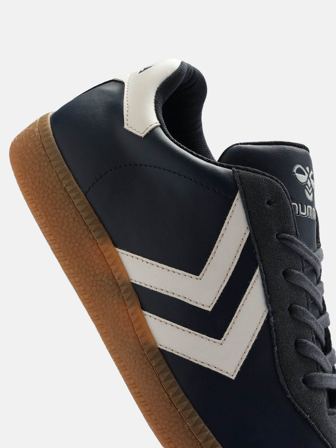 Classic Triumph Men Casual Lace-up Sneaker - Hummel India