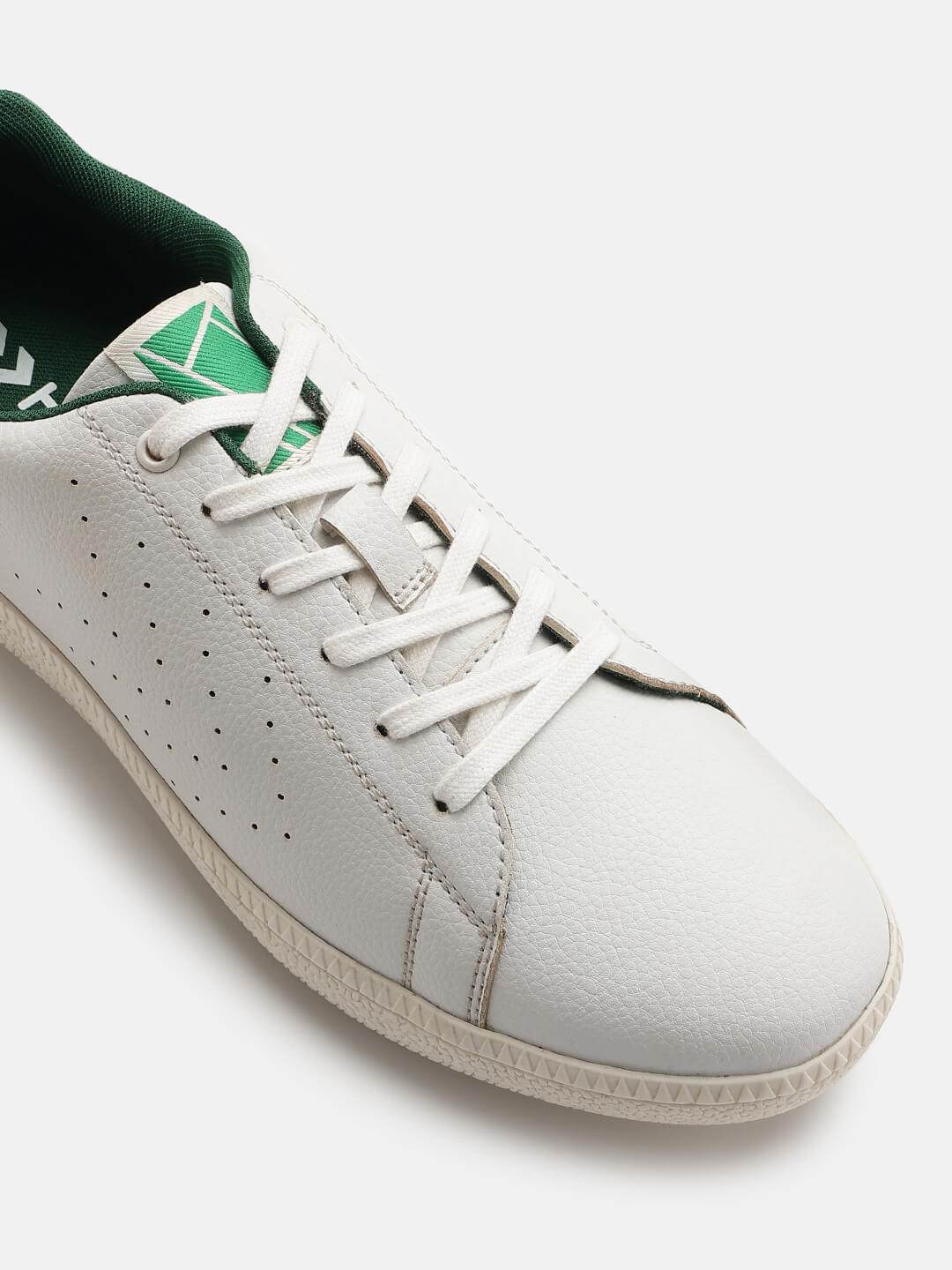 Classic Pinnacle Men Casual Lace-up Sneaker - Hummel India