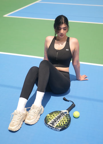 Nylon Women Zip Fit Sports Bra